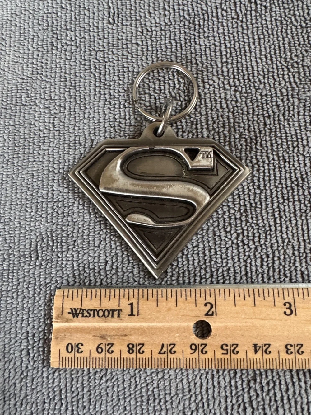 DC Comics Superman Shield Classic Logo  Pewter Metal Key Chain
